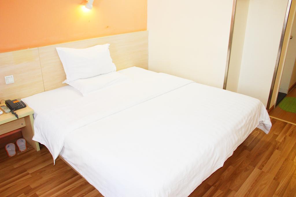 7Days Inn Guangzhou Gangding Longkou XI Road Гуанчжоу Экстерьер фото