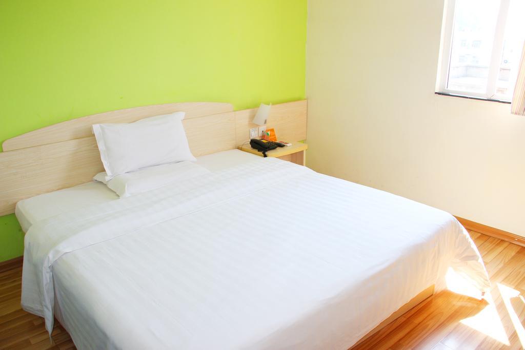 7Days Inn Guangzhou Gangding Longkou XI Road Гуанчжоу Экстерьер фото