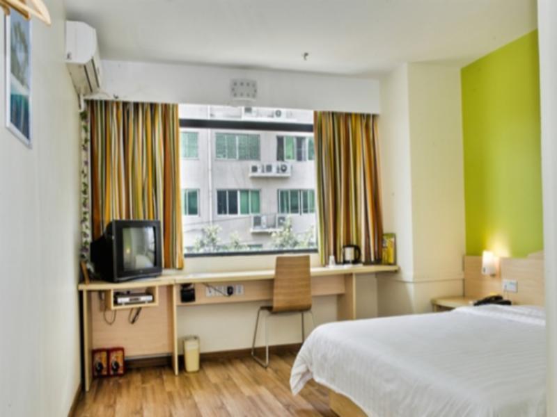 7Days Inn Guangzhou Gangding Longkou XI Road Гуанчжоу Экстерьер фото