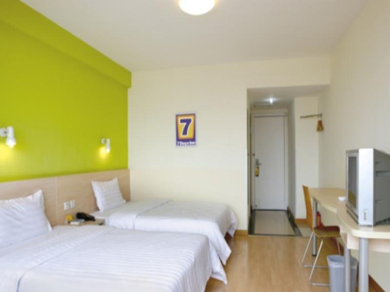 7Days Inn Guangzhou Gangding Longkou XI Road Гуанчжоу Экстерьер фото