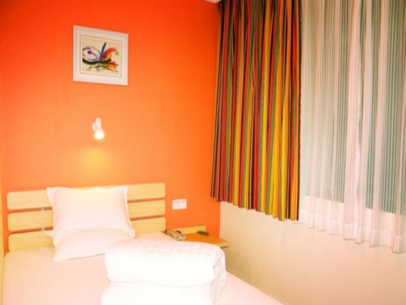 7Days Inn Guangzhou Gangding Longkou XI Road Гуанчжоу Экстерьер фото